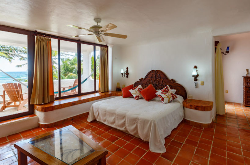 Villa-Balam-Ek-master-bedroom-with-balcony.jpg